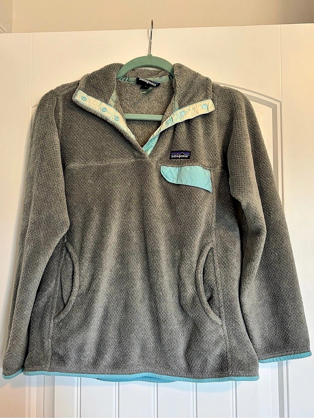 Patagonia Women's Synchilla Snap-T Pullover Fleece Gray & Blue Jacket
